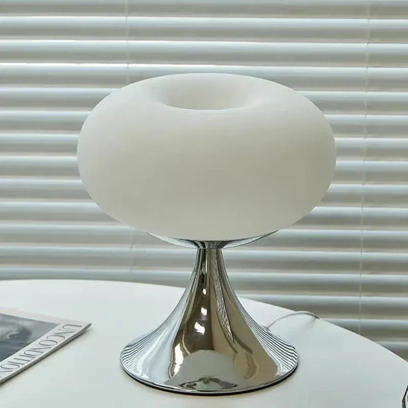 Antieke Stijl | Vintage Tafellamp | Appelvormig Ontwerp met Warm Licht 2