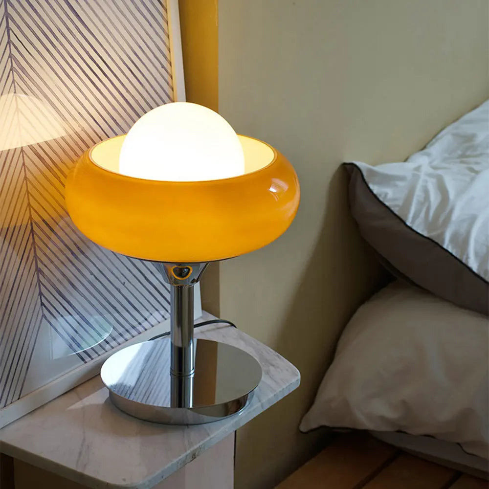 Bauhaus | Vintage Gele Tafel Lamp | Retro Elegantie voor Modern Interieur 1