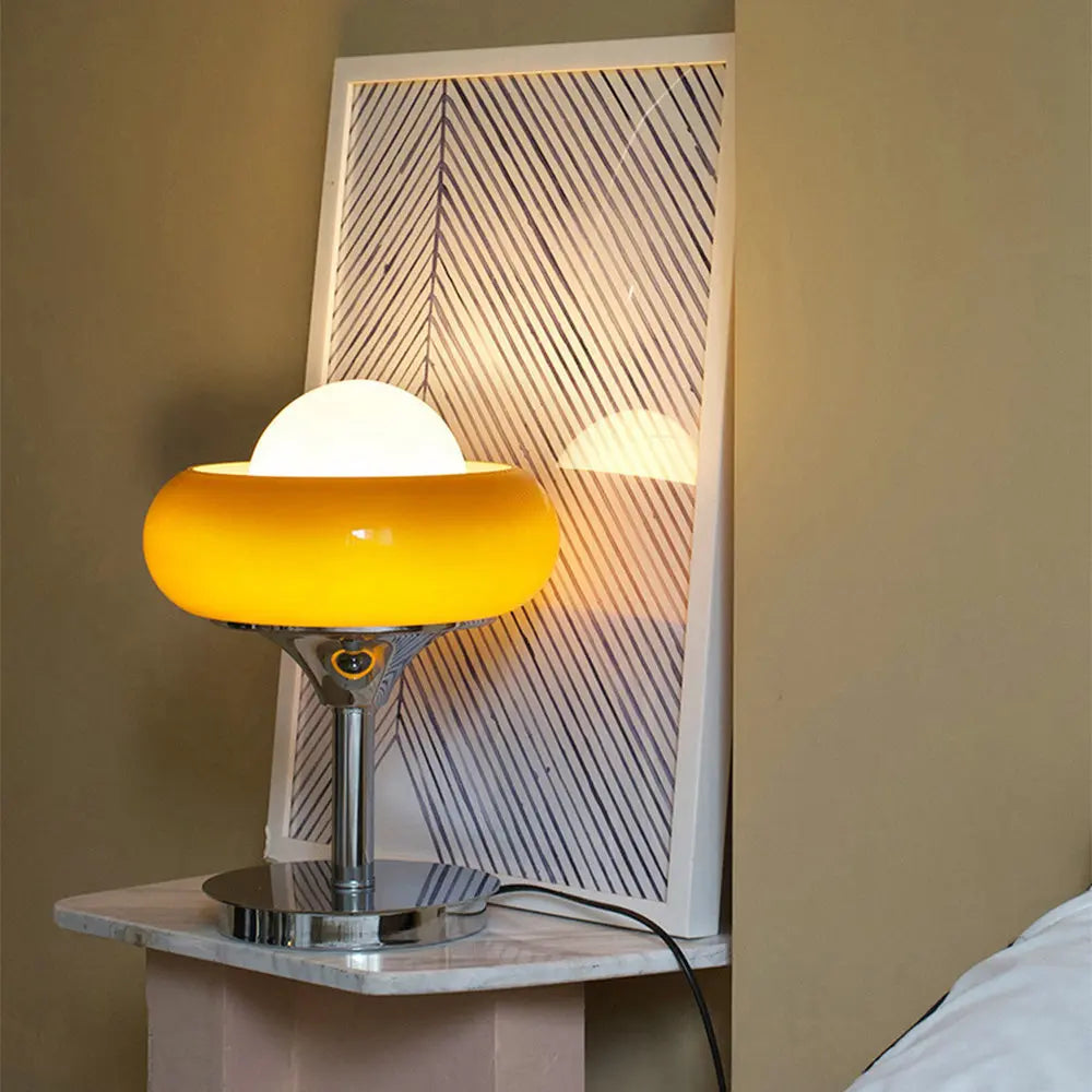 Bauhaus | Vintage Gele Tafel Lamp | Retro Elegantie voor Modern Interieur 2