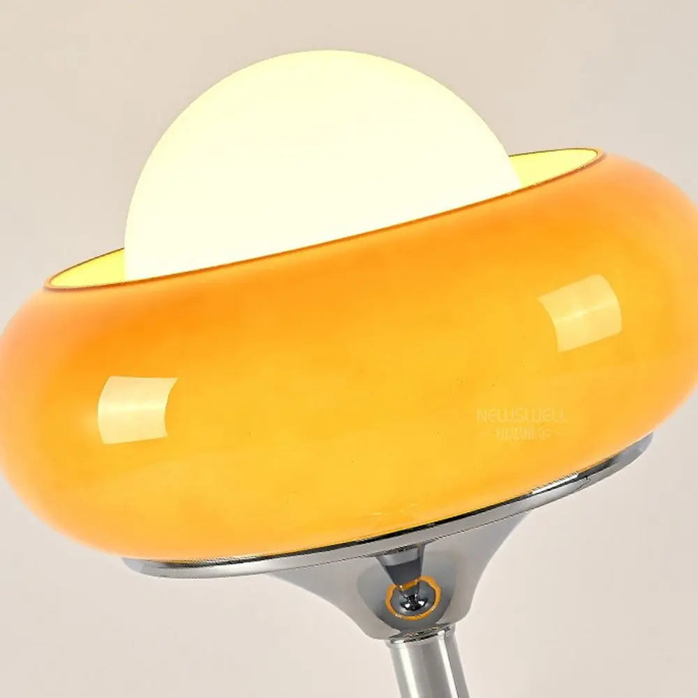 Bauhaus | Vintage Gele Tafel Lamp | Retro Elegantie voor Modern Interieur 4