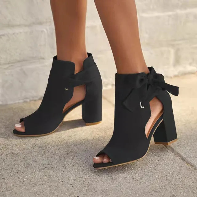 Caressa | Dames Zwarte Enkellaarsjes Met Blokhak | Open Teen boots Esto Moda