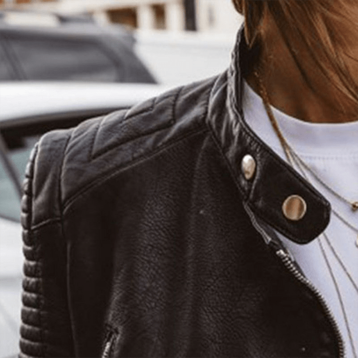 Chloë | Dames Zwart Leren Jasje | Tijdloos en Elegant Design Short jacket Esto Moda
