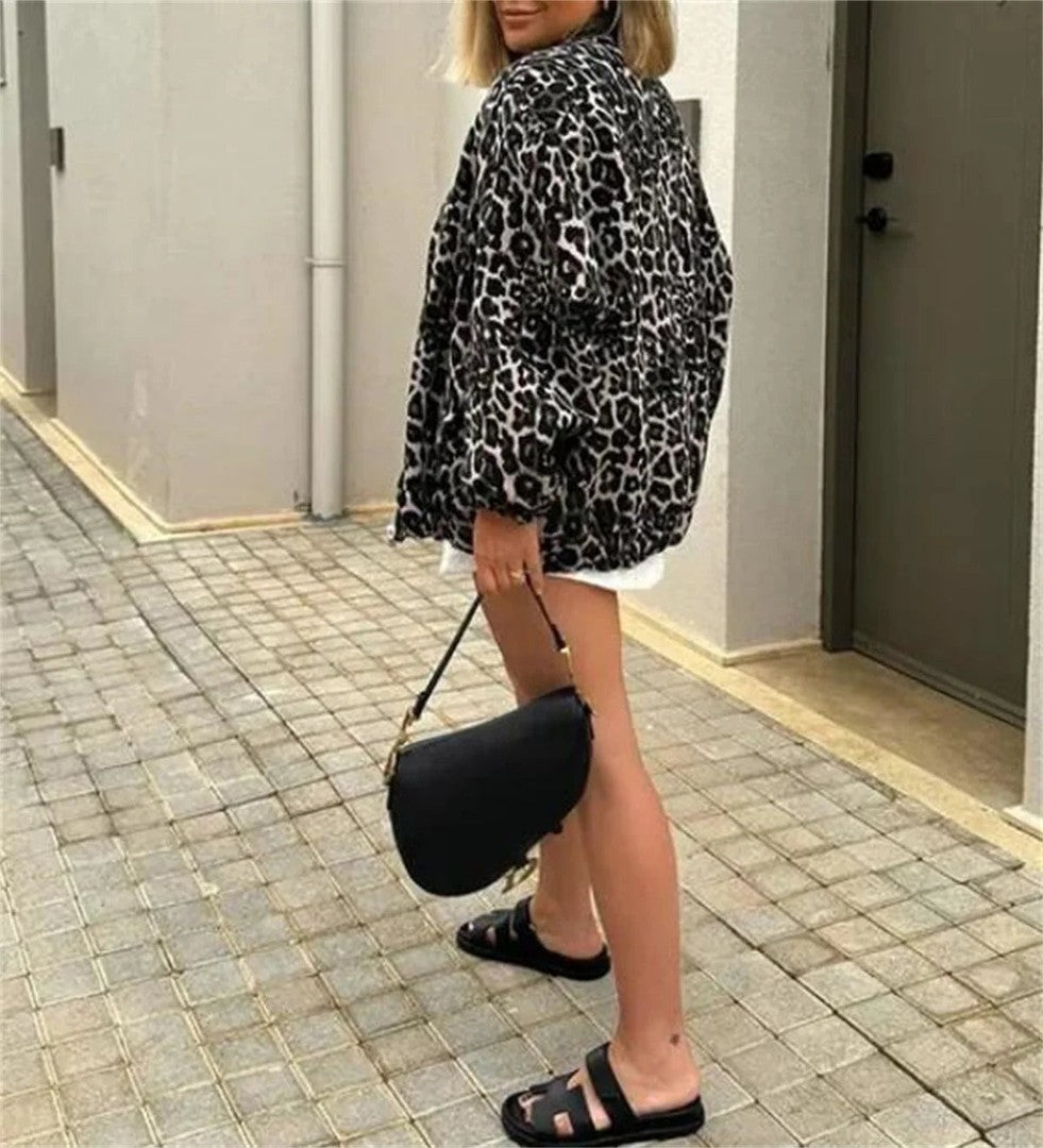 Leo | Dames Bomberjack | Trendy Luipaardprint Tussenjas Short jacket Esto Moda
