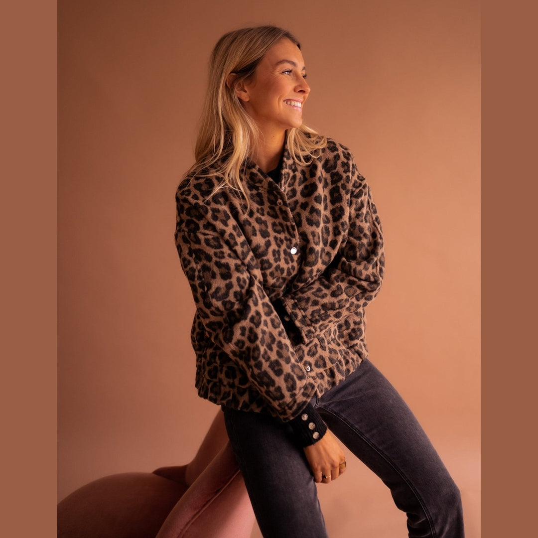 Luna | Dames Trendy Bomberjack | Luipaardprint met Comfortabele Pasvorm Short jacket Esto Moda