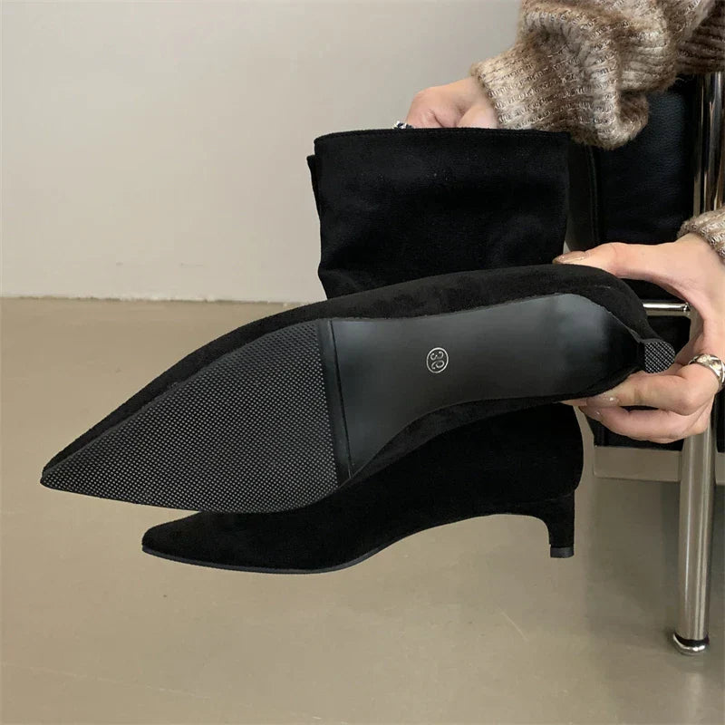 Sophie | Dames Zwarte Enkellaars Met Hak | Elegante Suède boots Esto Moda