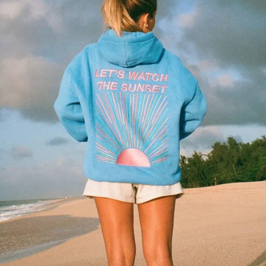 Blauwe Emma hoodie met rugprint en de soepele stof van een sweatshirt