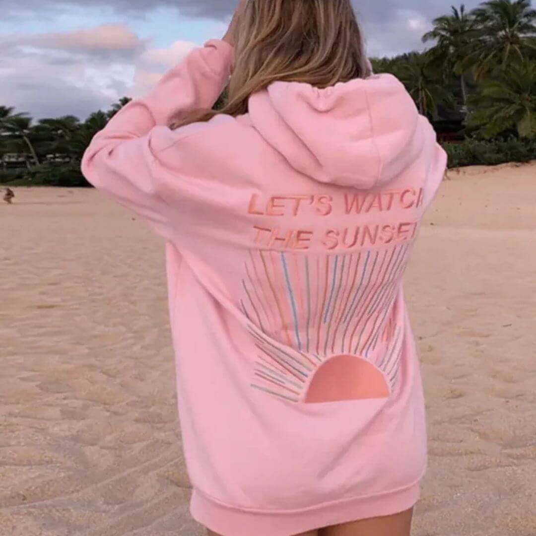 Roze Emma hoodie met print op de rug en de zachte feel van een sweatshirt