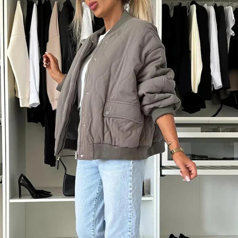 Christelle | Zwarte Bomberjack Dames | Gevoerd en Tijdloos Design Short jacket Esto Moda