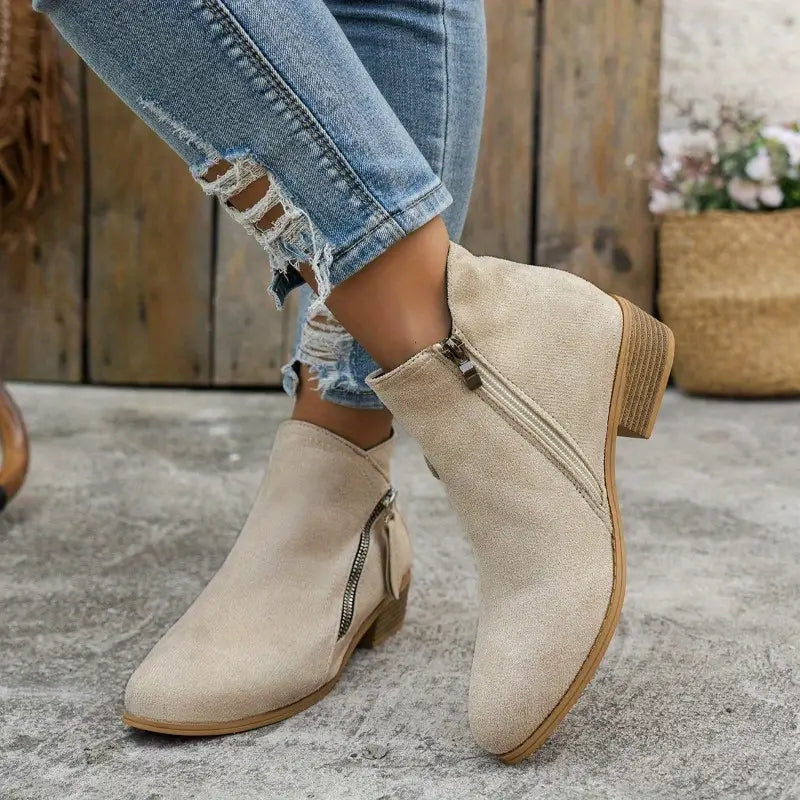 Elva | Dames Zwarte Suède Laarzen | Comfortabel met Hak en Stijlvolle Pasvorm boots Esto Moda